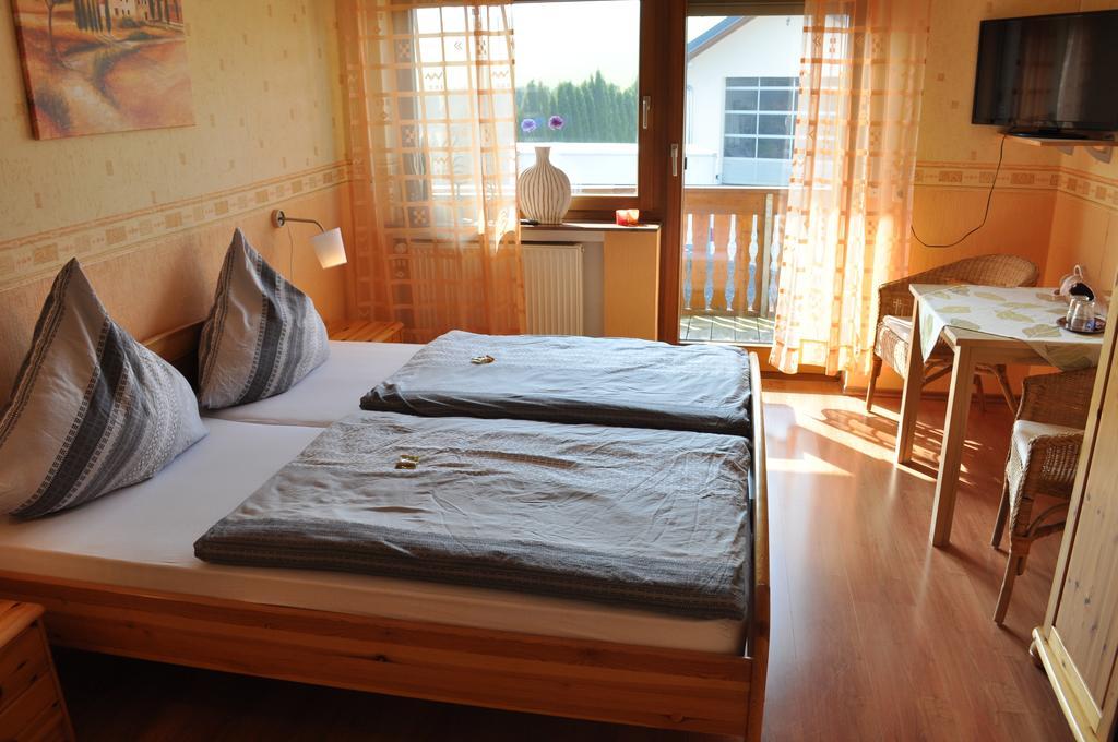 Pension Jonas Baar  Zimmer foto